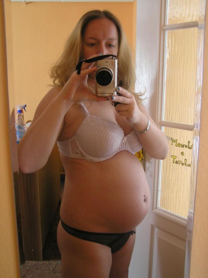 Free porn pics of everyday pregnant wives and mums 6 of 12 pics