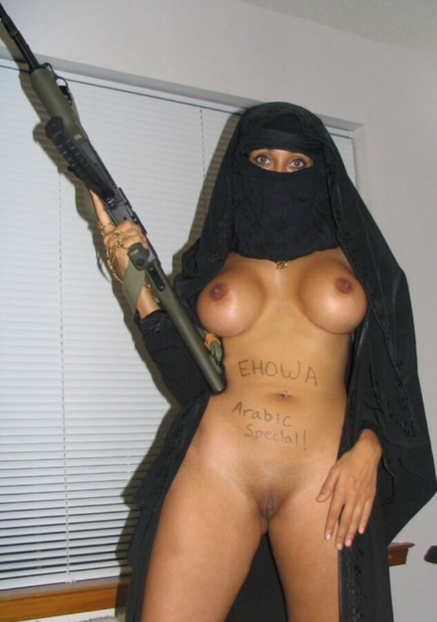 Neked women arabi image - Naked photo