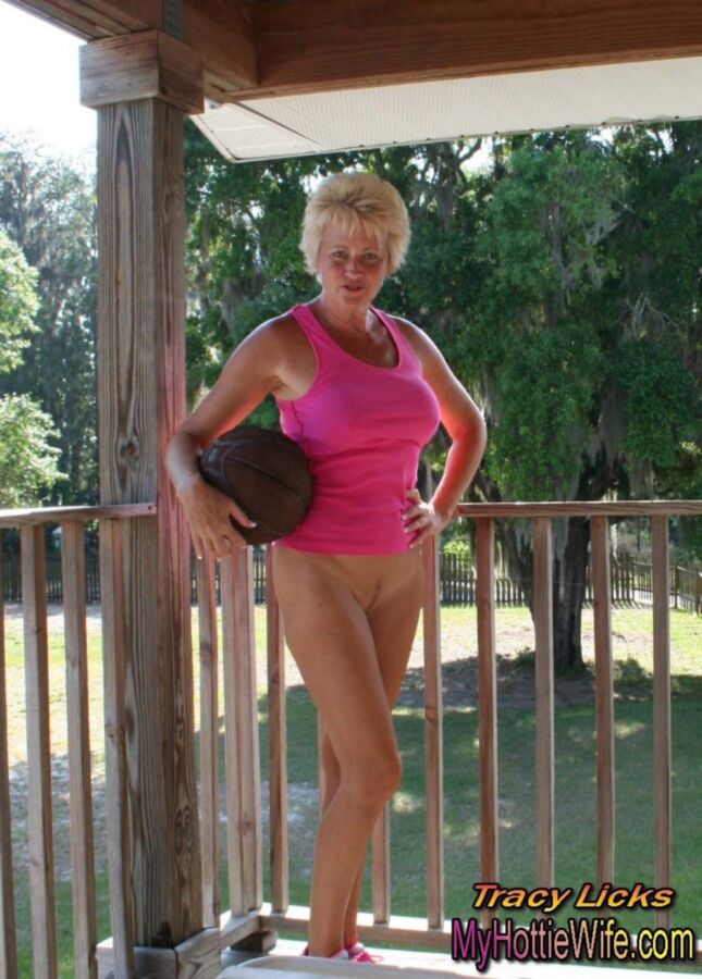 Free porn pics of Tracy outdoors 10 of 60 pics