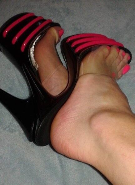 Free porn pics of Sandy - Amateur Feet in High Platform Heels (Selfshot) 6 of 20 pics