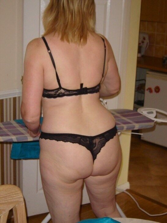 Asian free pissing porn sample Real amateur woman thongs