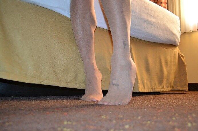 Free porn pics of CD Feet in Nylons 13 of 14 pics