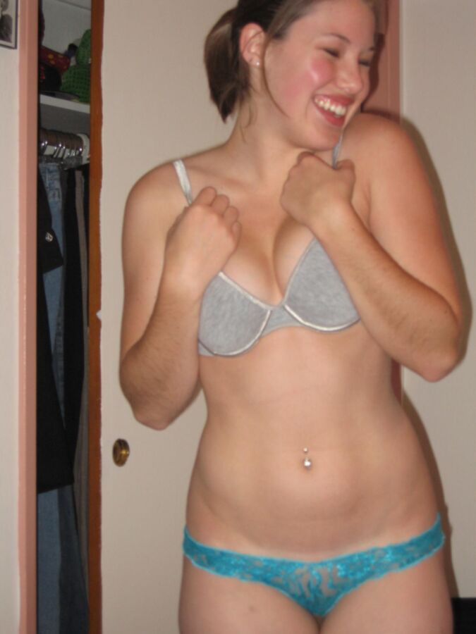 Free porn pics of Hot College Poser 17 of 120 pics