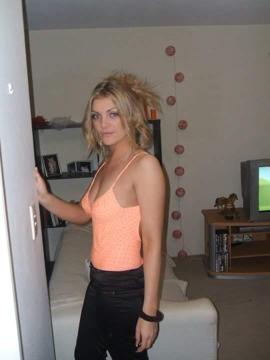 Free porn pics of My sons GF AnnMarie so sexy and a trash chav bag to boot  6 of 14 pics