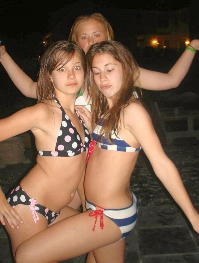Free porn pics of Teens in beach 14 of 60 pics