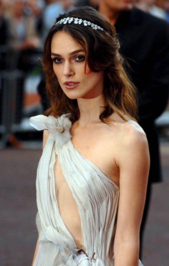 Free porn pics of keira knightley shows some skin 3 of 22 pics