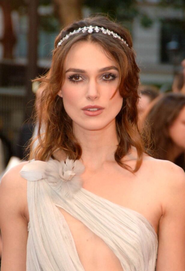 Free porn pics of keira knightley shows some skin 5 of 22 pics
