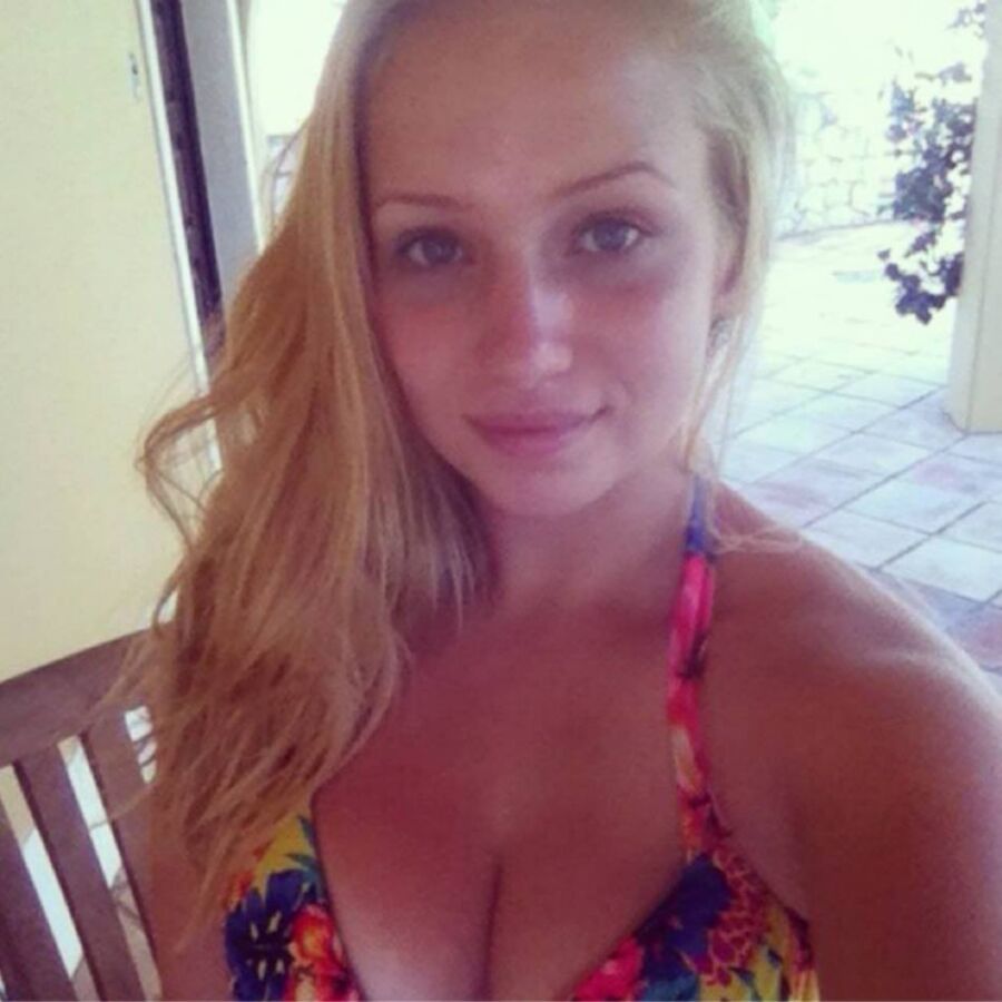 Free porn pics of Sharon Bosua in bikini 1 of 1 pics