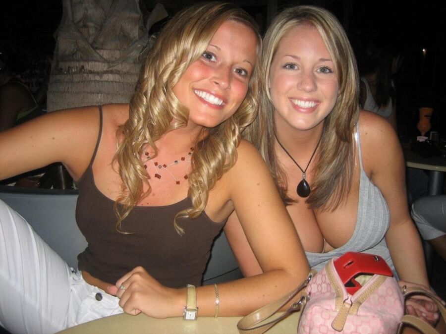 Free porn pics of Cleavage IV 23 of 57 pics