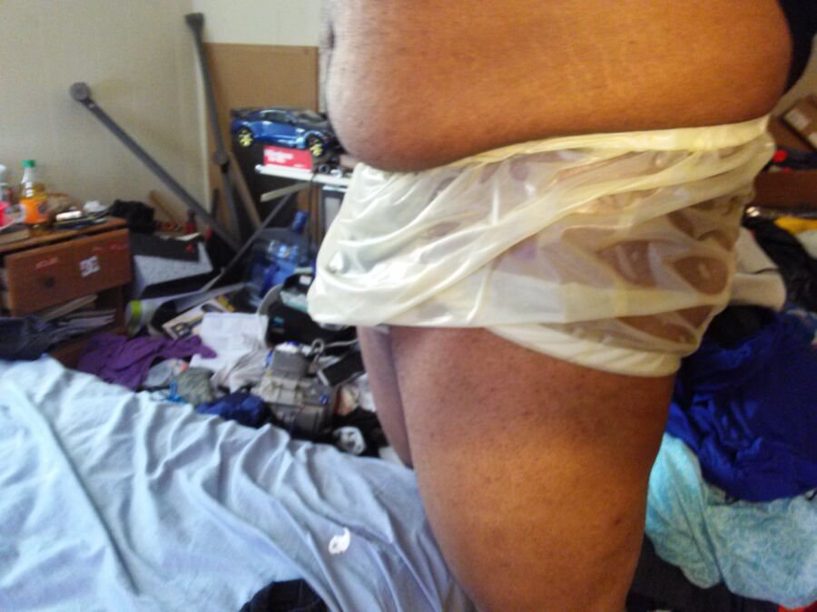 Free porn pics of Adult latex trans gummi panties. 11 of 16 pics