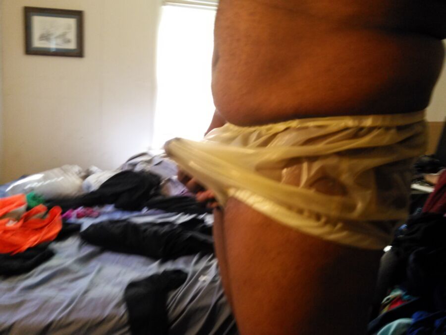 Free porn pics of Adult latex trans gummi panties. 9 of 16 pics