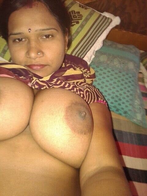Free porn pics of Nude Indian Babes 1 of 7 pics