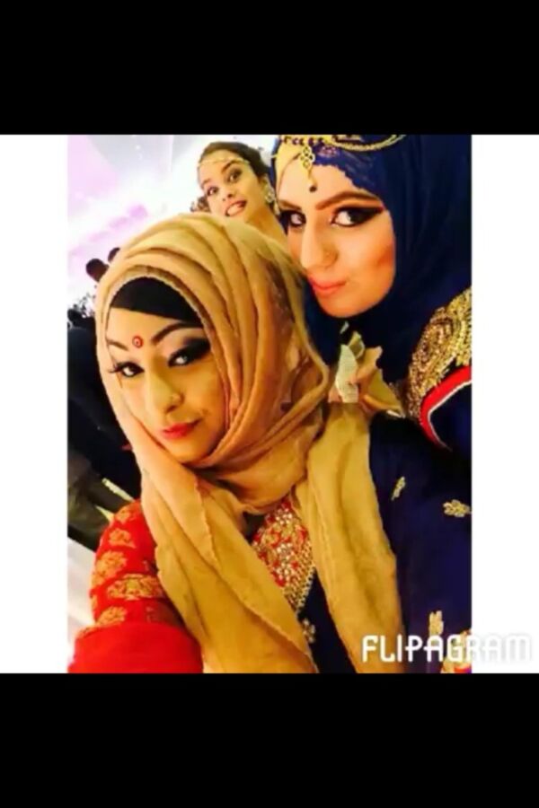 Free porn pics of Hijabi bengali muslim sisters nieces sluts 2 of 18 pics