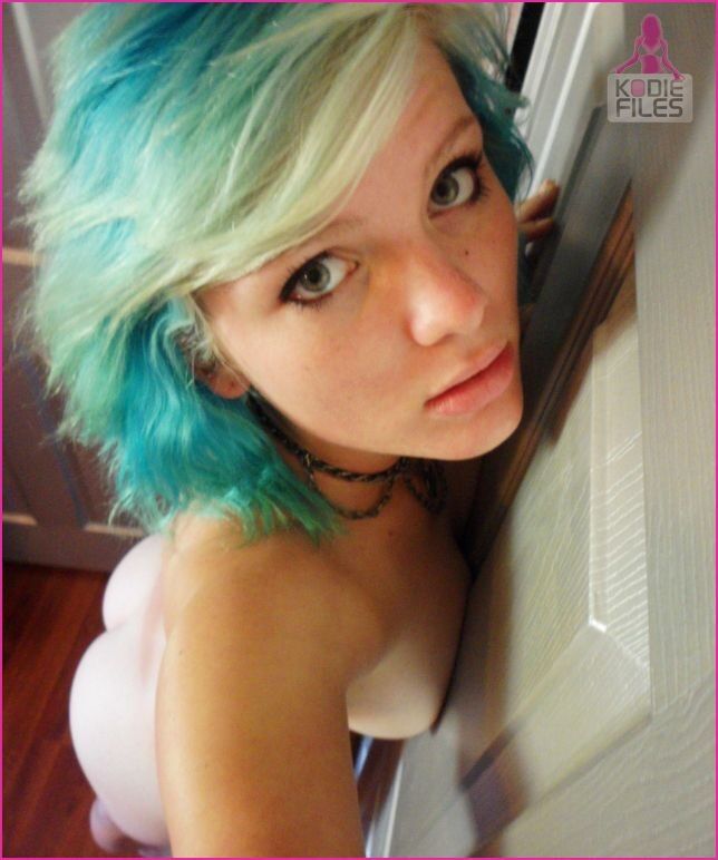 Free porn pics of hot emo selfies with dyed hair 2 of 39 pics