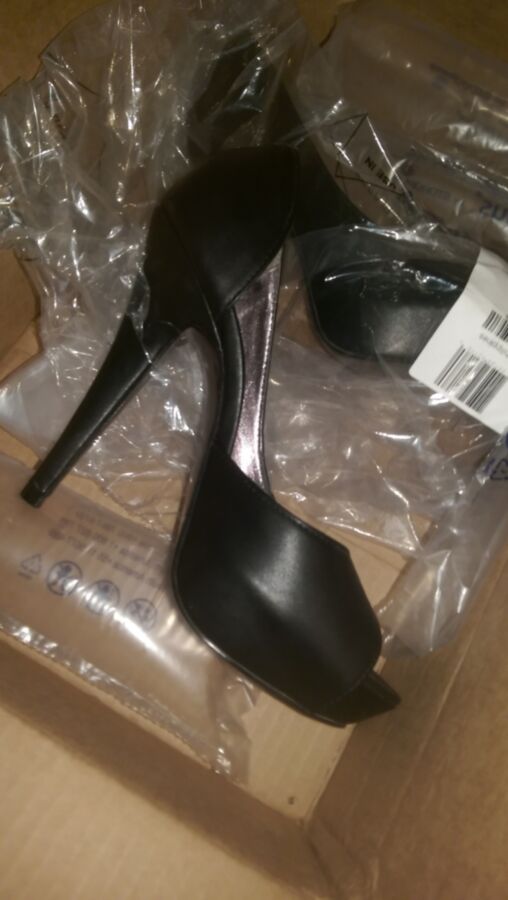 Free porn pics of New Micheal Kors heels for girlfriend 4 of 7 pics