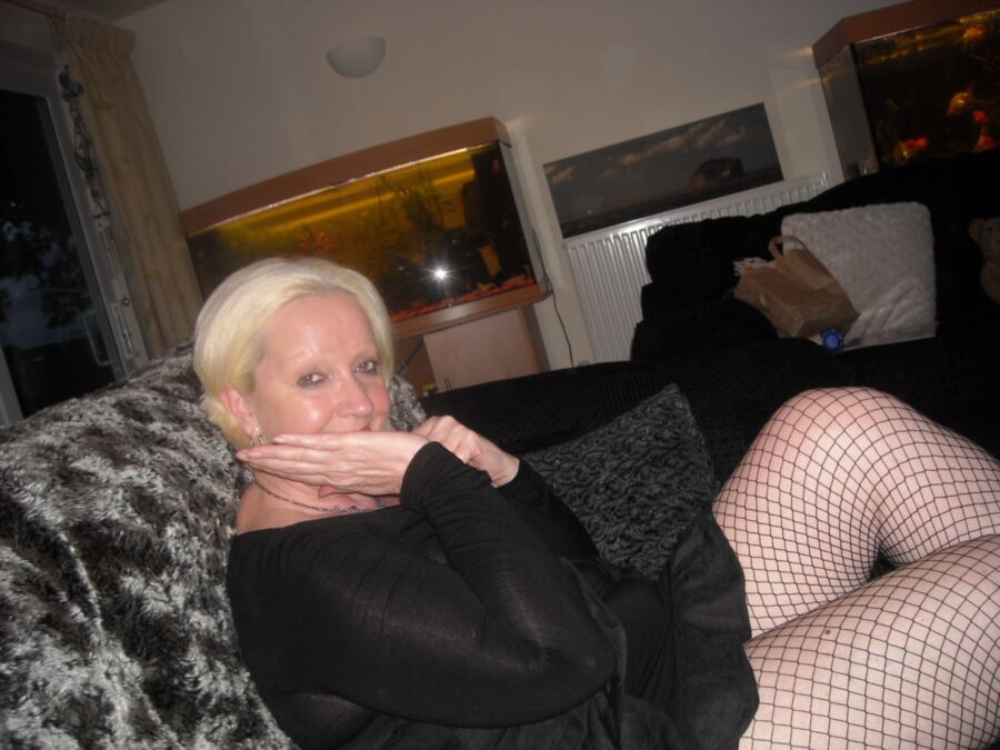 Free porn pics of Ian and Linda W., UK cucky shows his Mature wife 7 of 48 pics