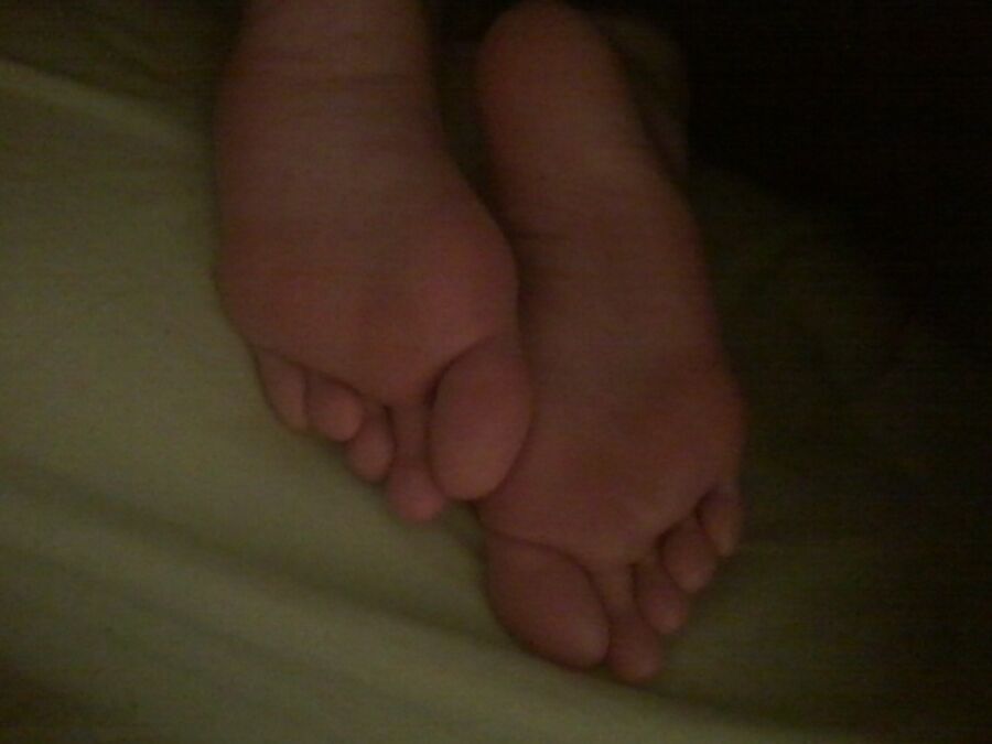Free porn pics of long toes and high arches :) 13 of 14 pics