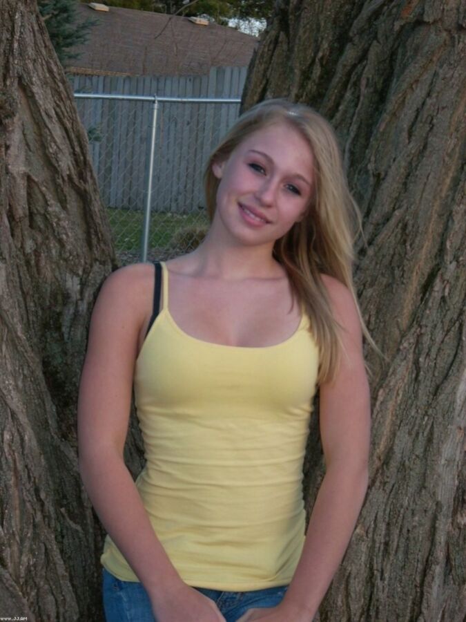 Free porn pics of Blonde hot teen homemade 17 of 29 pics