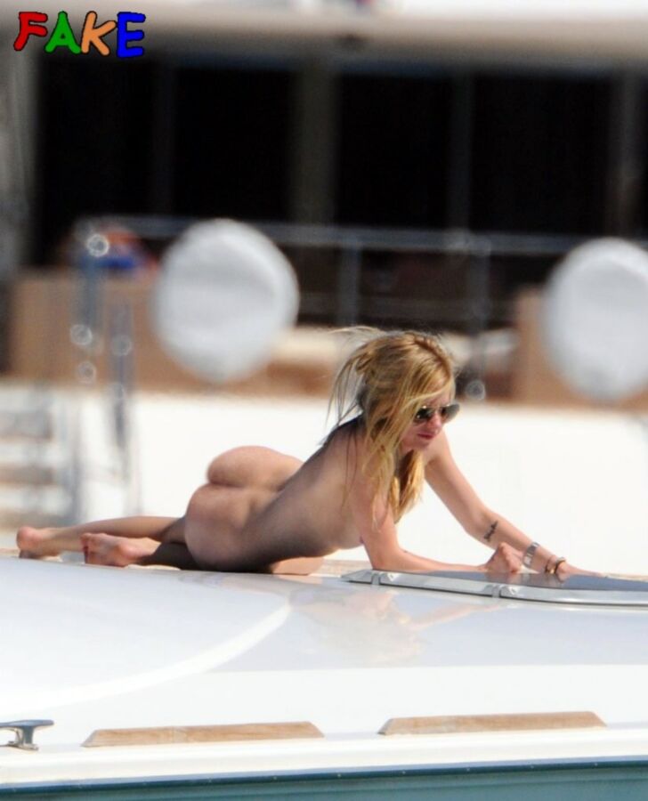 Free porn pics of Avril Lavigne (Fakes) 11 of 49 pics