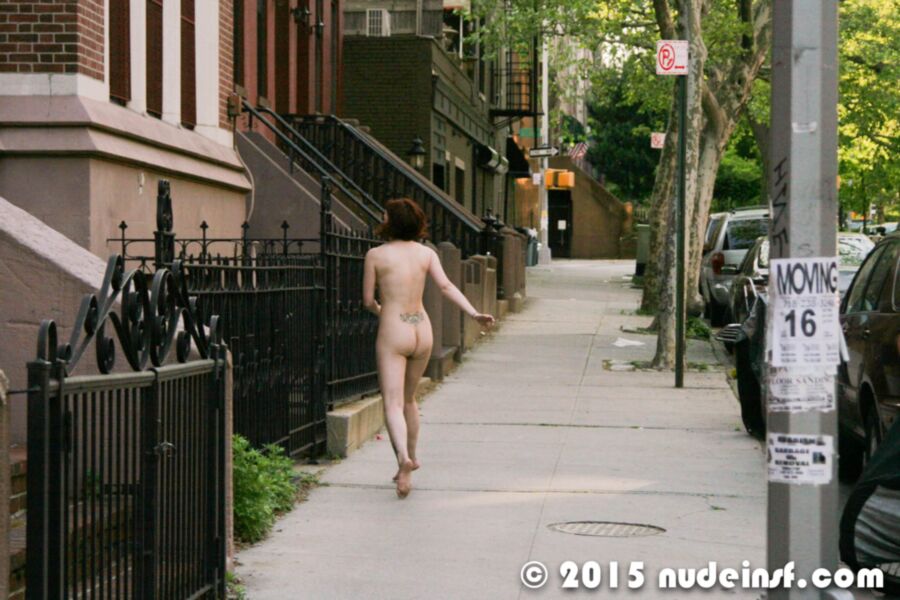Free porn pics of nude in public 4 of 106 pics