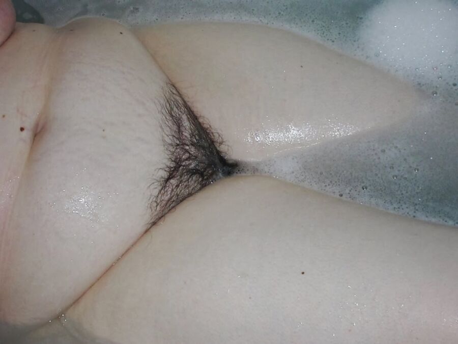 Free porn pics of Sexy BBW in bath 20 of 49 pics