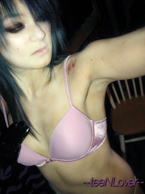 Free porn pics of SCENE GIRL CAMING FOR YOU AT HOME OR RIZZIE  21 of 21 pics