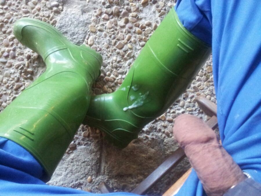 Free porn pics of men in green rubberboots 5 of 41 pics