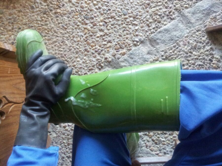 Free porn pics of men in green rubberboots 6 of 41 pics