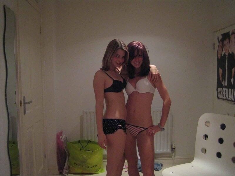 Free porn pics of Two hotties 23 of 26 pics