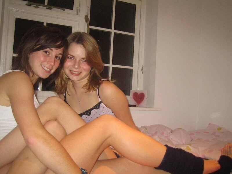 Free porn pics of Two hotties 4 of 26 pics