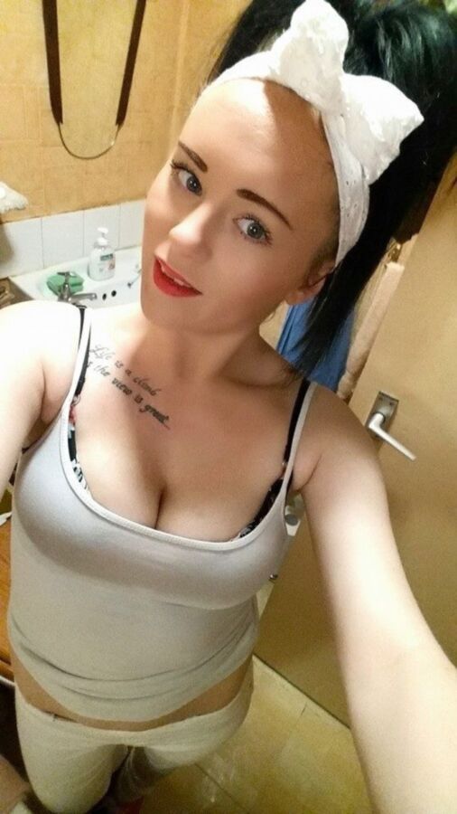 Free porn pics of Chav-Filth CHANTELLE is a sex-crazed teen ATTENTION WHORE! 17 of 22 pics