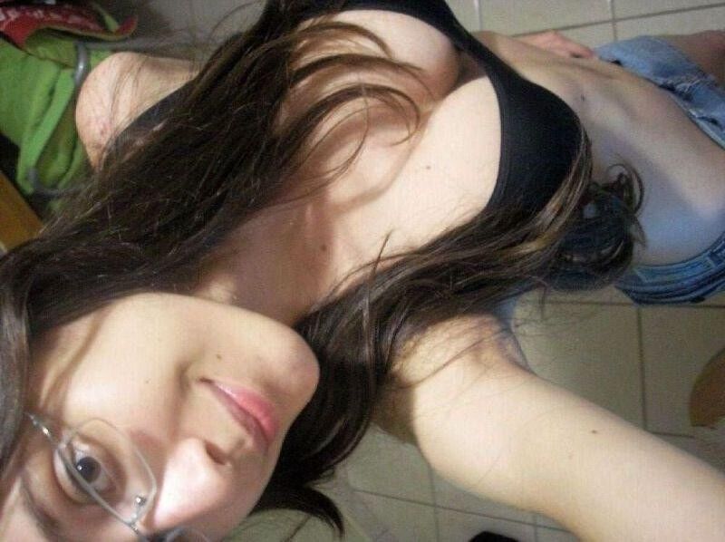 Free porn pics of nice teeny makes selfie 7 of 14 pics