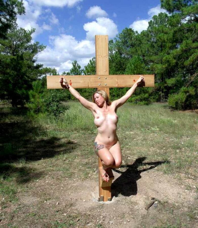 Free porn pics of The suffering on the cross 4 of 46 pics