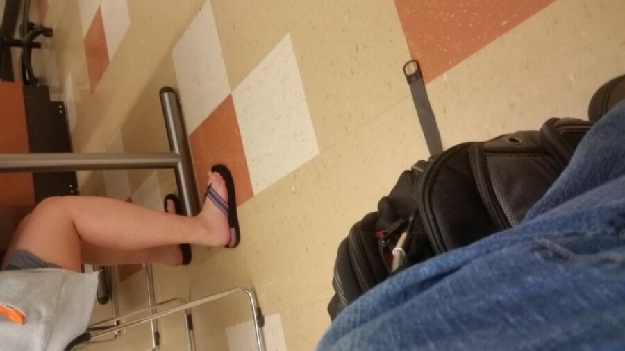 Free porn pics of Candid College feet 1 of 17 pics