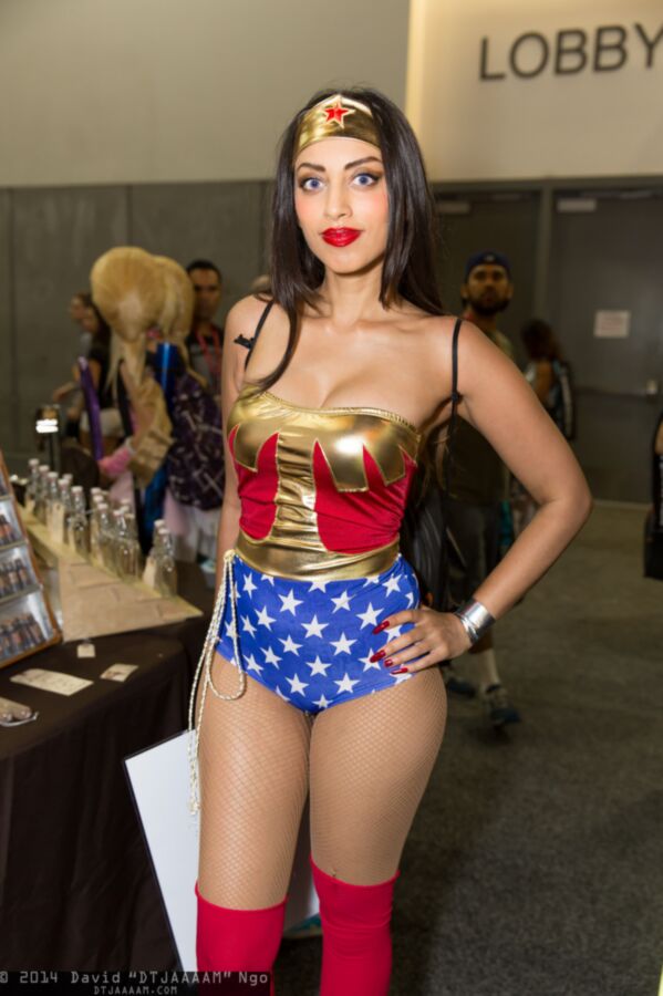 Free porn pics of Wonder Woman - Cosplay 22 of 69 pics