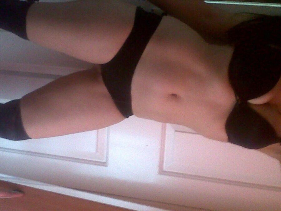 Free porn pics of Me showing my body so we can find guys to fuck me. Girlfriend pi 2 of 3 pics
