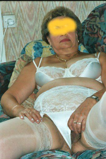 Free porn pics of amateur granny 20 of 50 pics