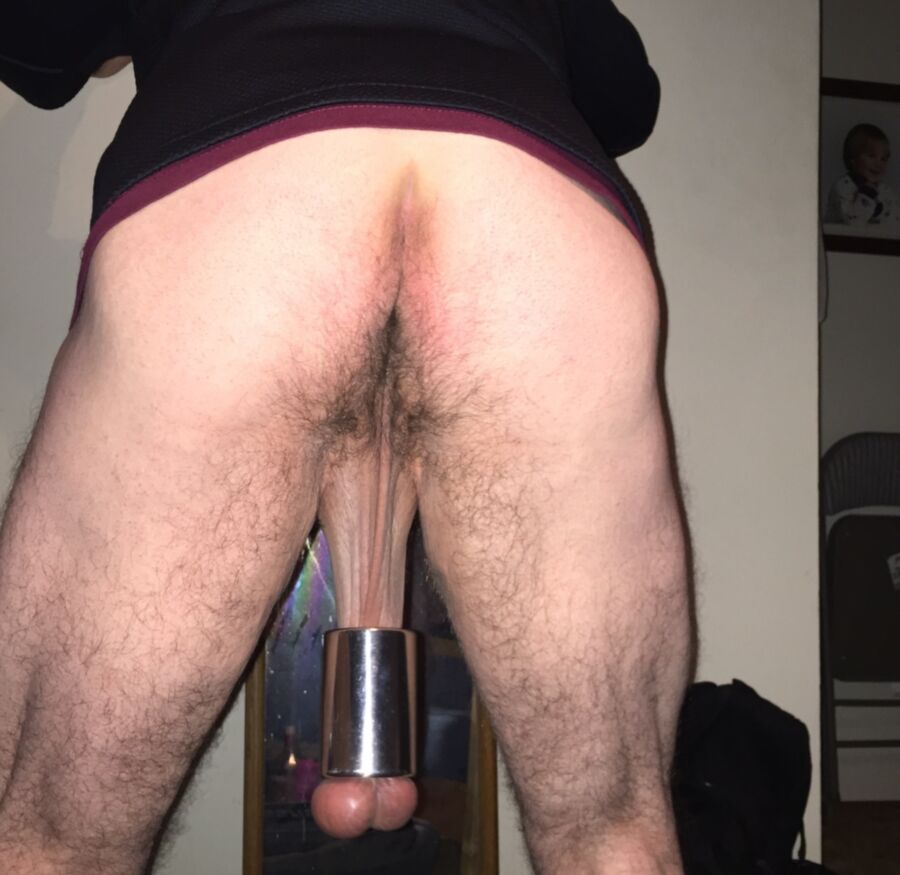 Free porn pics of Ball stretching. Showin hairy ass. 3 of 7 pics