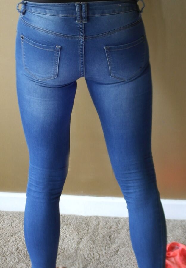 Free porn pics of tight ass jeans 1 of 8 pics