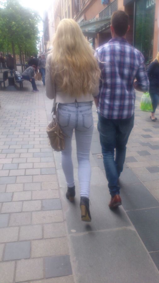 Free porn pics of Dumb blonde asswhore on the streets of Glasgow 5 of 13 pics