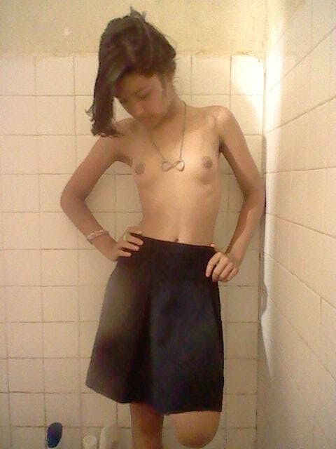 Free porn pics of my new skirt 4 of 6 pics