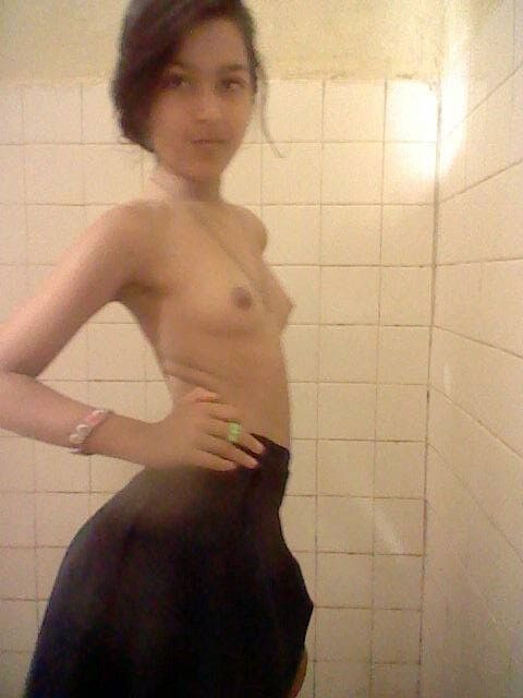 Free porn pics of my new skirt 3 of 6 pics