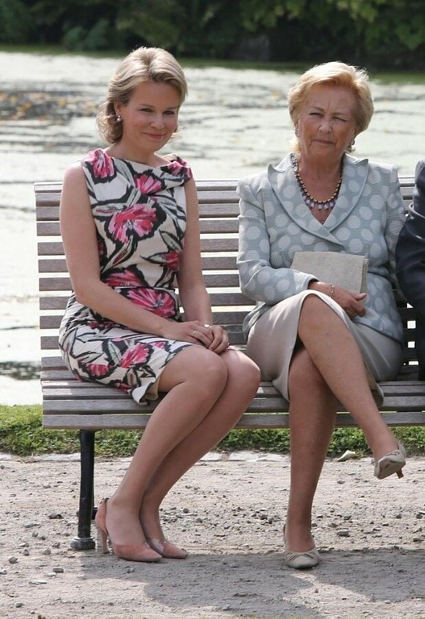 Free porn pics of Lovely Ladies - NN mature pantyhose royals politicians non nude 16 of 31 pics