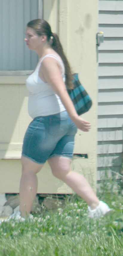 Free porn pics of SUPER HOT Plump Chubby Belly Street Girl TIGHT JEANS 6 of 17 pics