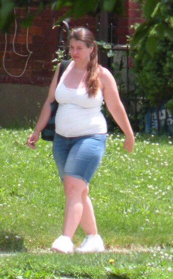 Free porn pics of SUPER HOT Plump Chubby Belly Street Girl TIGHT JEANS 8 of 17 pics