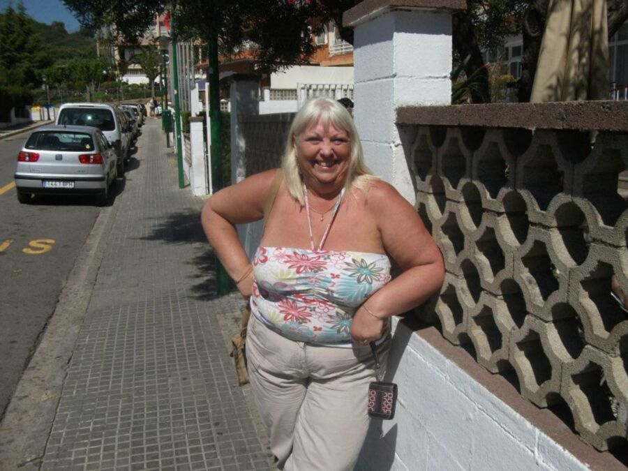 Free porn pics of Sue - UK Granny big tits 6 of 20 pics
