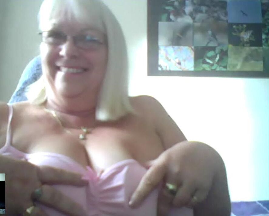 Free porn pics of Sue - UK Granny big tits 17 of 20 pics