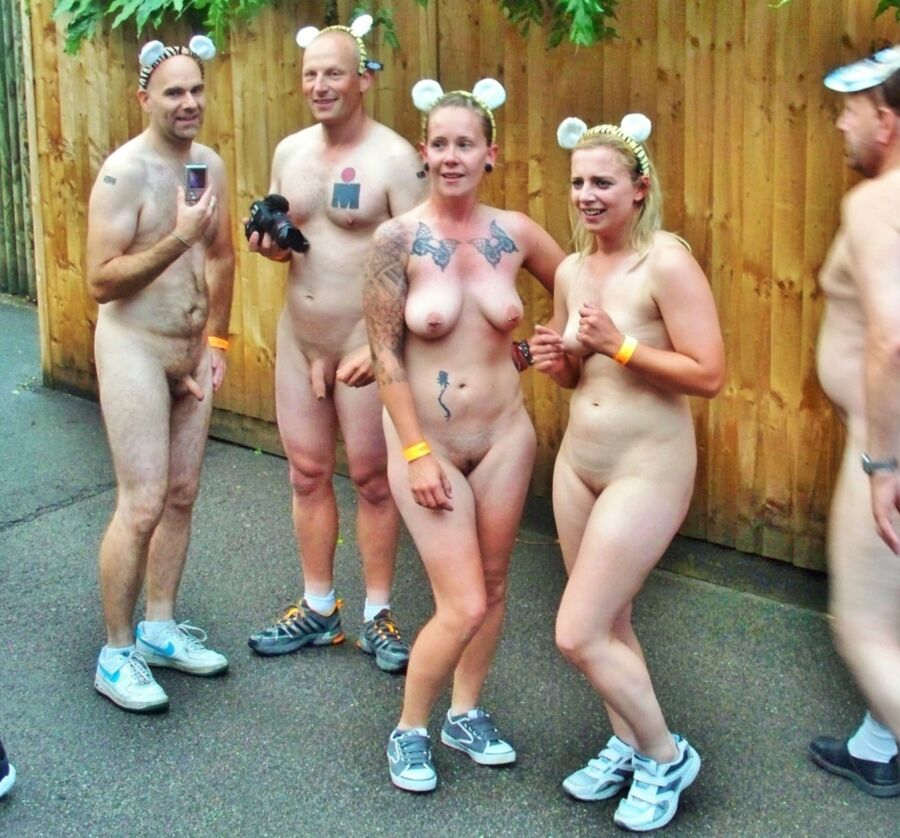 Free porn pics of London Zoo naked sluts 14 of 42 pics