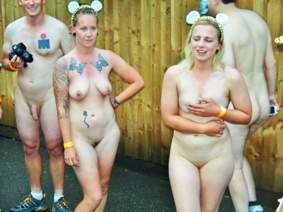 Free porn pics of London Zoo naked sluts 16 of 42 pics