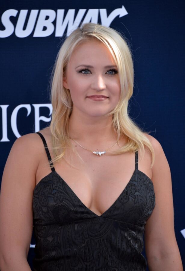 Free porn pics of Emily Osment 17 of 21 pics